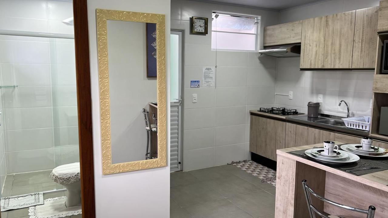 Apto3 Com Ar Cond. Wifi E Tv Smart Apartamento *